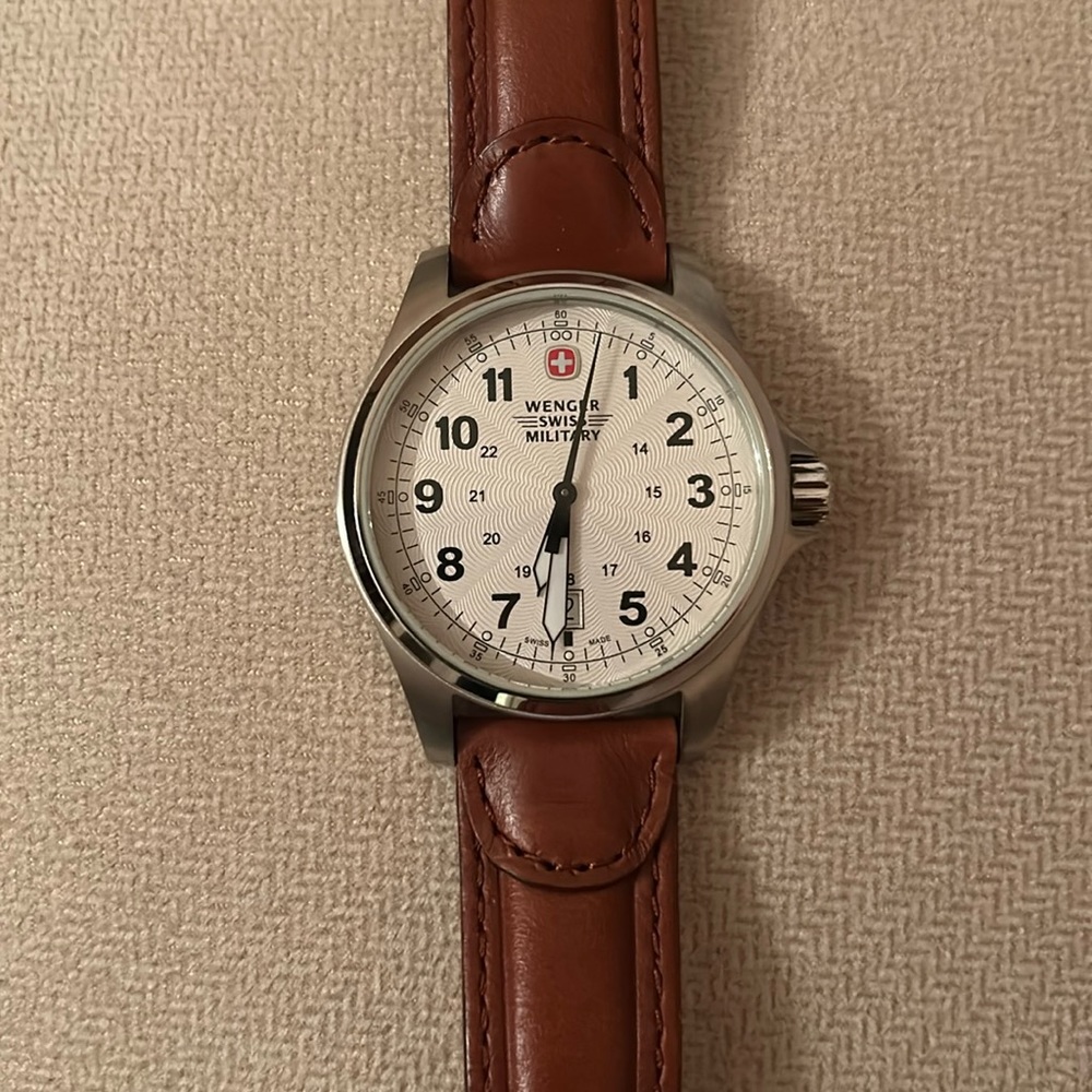 WENGER SWISS MILITARY WATCH 79201 with brown leather strap -- never worn!